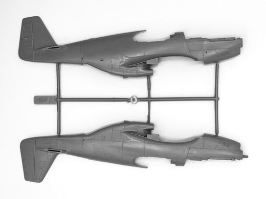 Мустанг Р-51В с пилотами и техниками, 1:48, ICM, 48125 (Сборная модель)